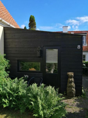 Minihus til havn, strand, vand og by i Gilleleje Gilleleje